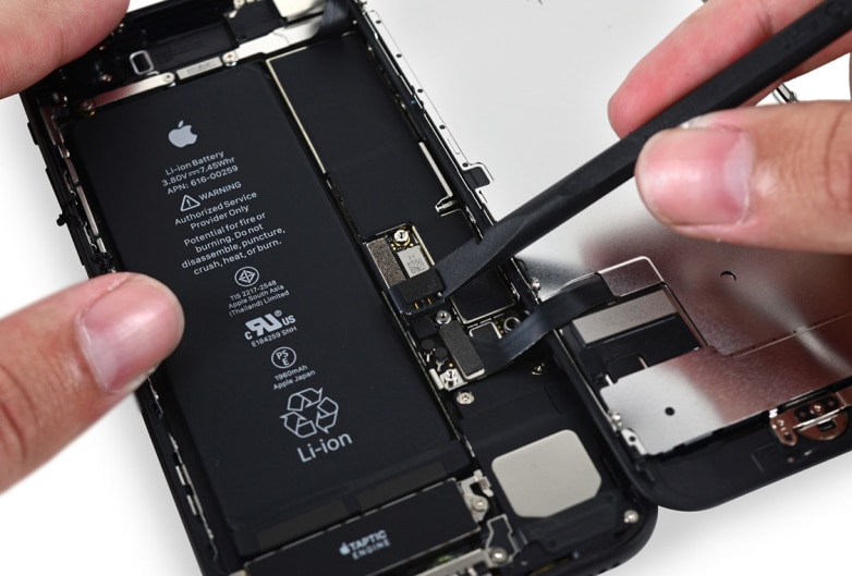 Remplacement batterie Iphone 7 – CS System